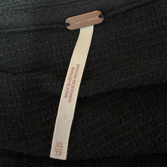 Free People Your Girl Black Long Sleeve Ruffle Henley Tunic Blouse Top Size XS - Picture 5 of 6